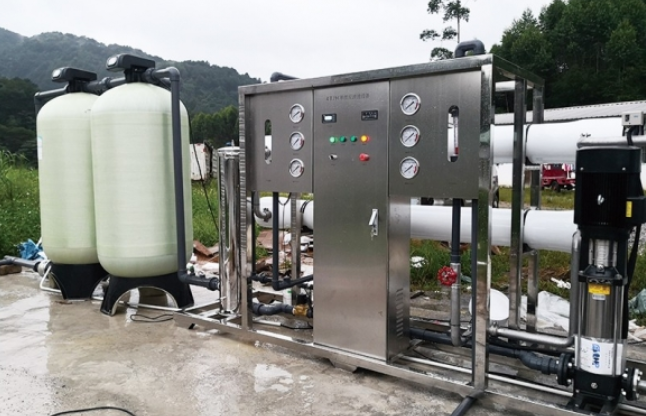 保定唐縣養(yǎng)殖場(chǎng)客戶的4噸水處理設(shè)備